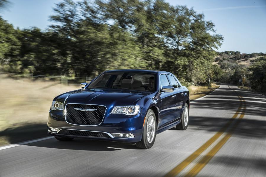  Chrysler 300C 2015 года  (фото 12 из 14)